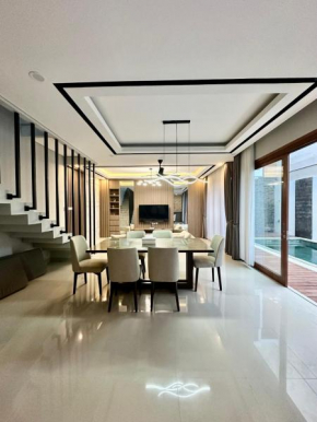 Classy new 5 BR villa in Kuta